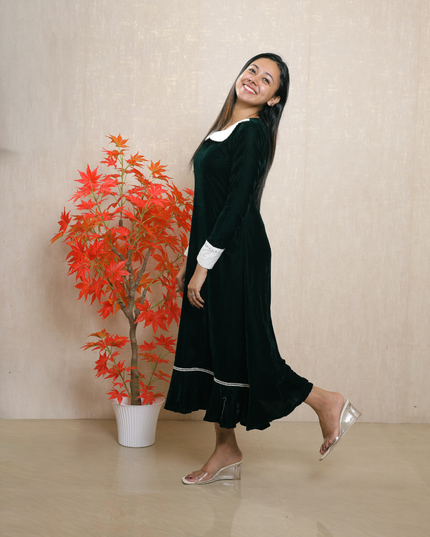 Premium Soft Velvet Christmas Dress – Red & Green  (EC084)