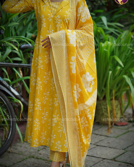 EC132 – Sunshine Bloom Cotton Kurti Set – Graceful Comfort in Every Step ☀️🌼