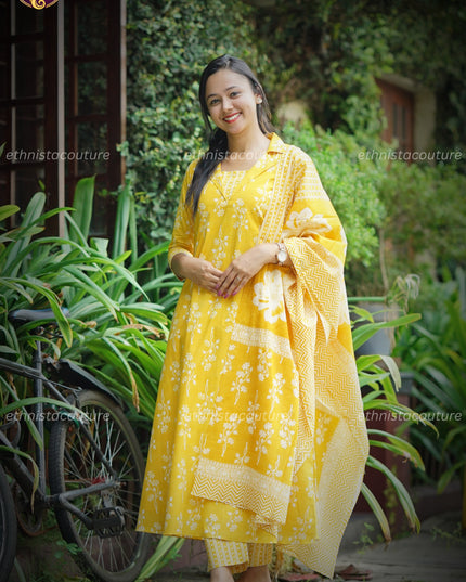 EC132 – Sunshine Bloom Cotton Kurti Set – Graceful Comfort in Every Step ☀️🌼