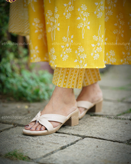 EC132 – Sunshine Bloom Cotton Kurti Set – Graceful Comfort in Every Step ☀️🌼