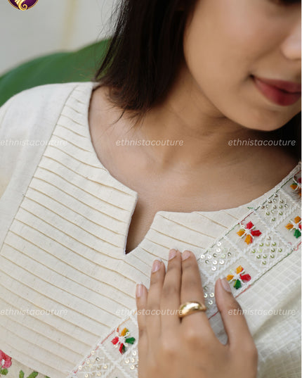 EC142 – Off-White Cotton Flex Slitted Kurti Set with Thread Embroidery & Mul Cotton Dupatta ⭐