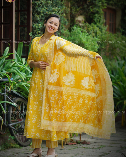 EC132 – Sunshine Bloom Cotton Kurti Set – Graceful Comfort in Every Step ☀️🌼