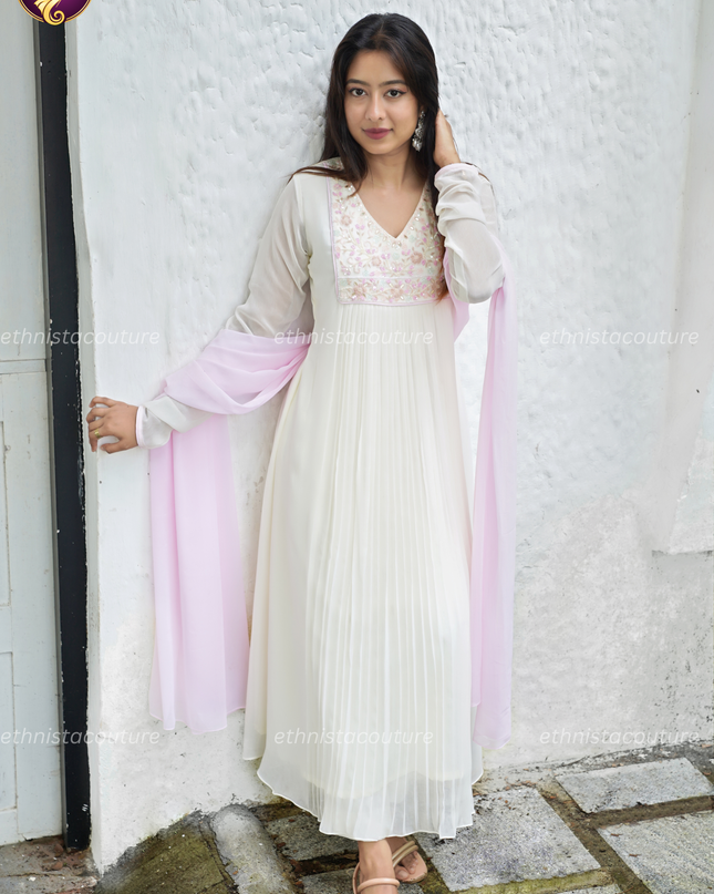 EC143 – Off-White Star Georgette Pleated Kurti Set with Heavy Aariwork & Soft Georgette Dupatta ⭐