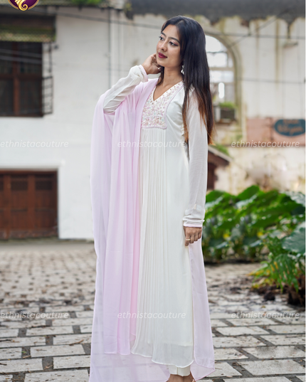 EC143 – Off-White Star Georgette Pleated Kurti Set with Heavy Aariwork & Soft Georgette Dupatta ⭐