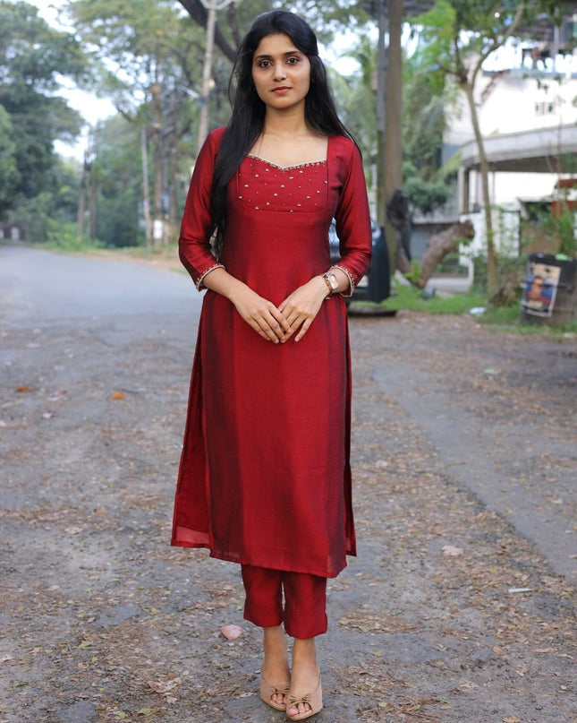 Vichithra silk Straight Kurti Set with Handwork & Butter Crepe Pant  EC092