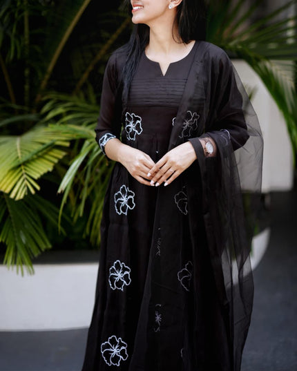 EC120 –  Black Mul Chanderi Embroidered Kurti Set