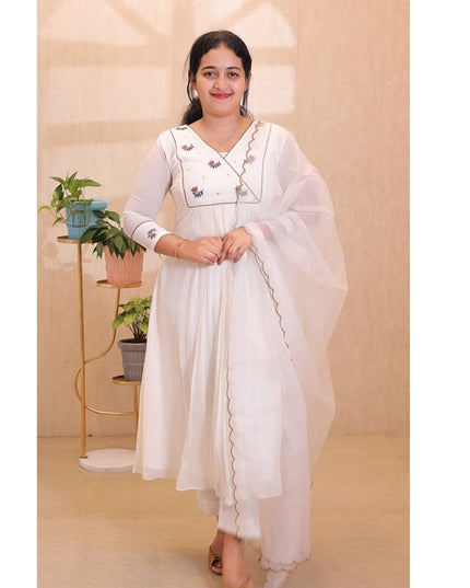 EC075 – White Georgette Embroidered Kurti Set with Scalloped Dupatta