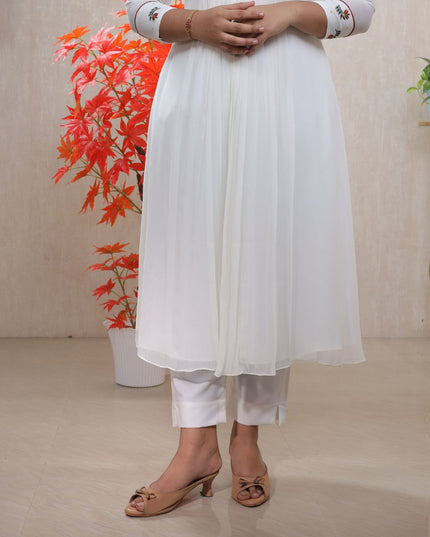 EC075 – White Georgette Embroidered Kurti Set with Scalloped Dupatta